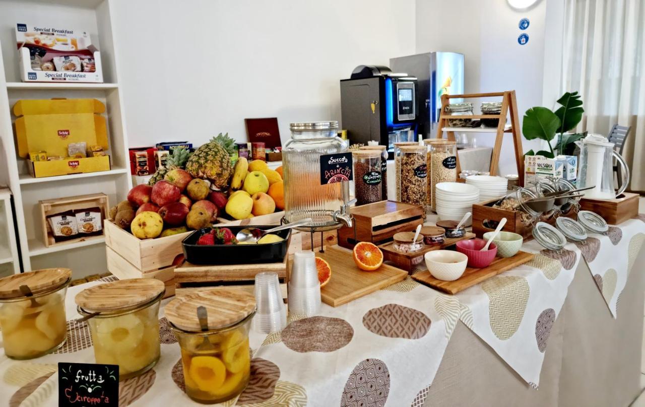 Hotel Elefantino Grey - Free Breakfast & Brunch Until 13-00 - Vicinissimi A Mirabilandia Milano Marittima Exterior foto